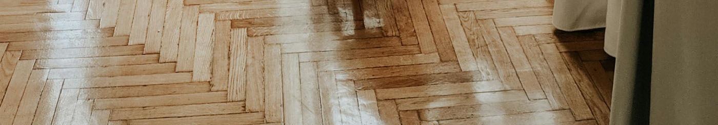 Faut-il cirer ou vitrifier un parquet ?